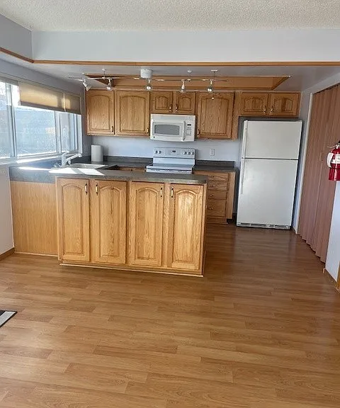 569 S Xenon Ct — Photo 2