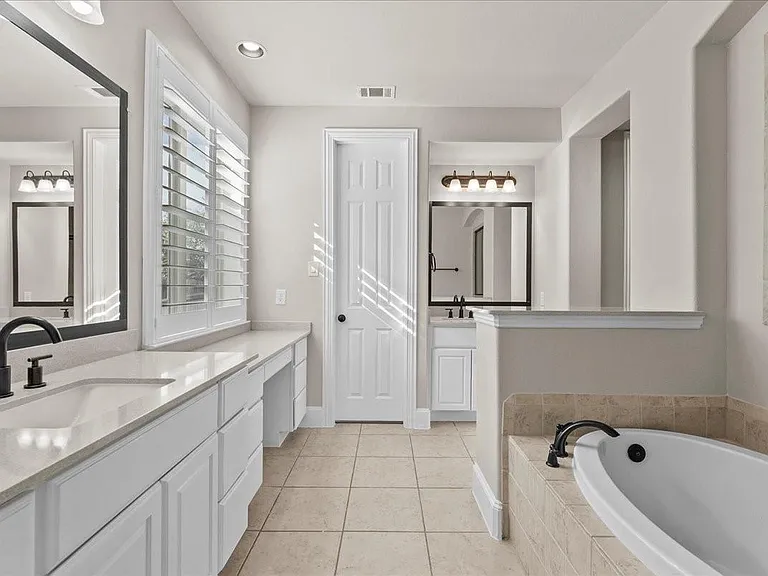 1117 Hancock Springs Ln — Photo 23