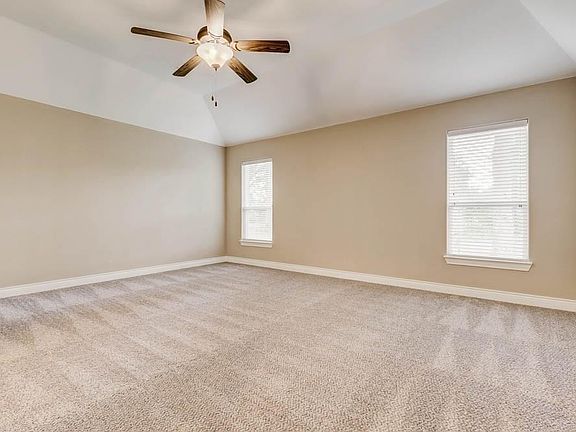 4th image of 144 Dogwood Dr