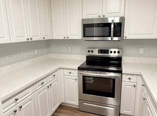 255 Evernia St APT 1011, West Palm Beach, FL 33401
