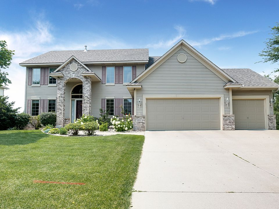 1st image of 1821 Windsor Dr S