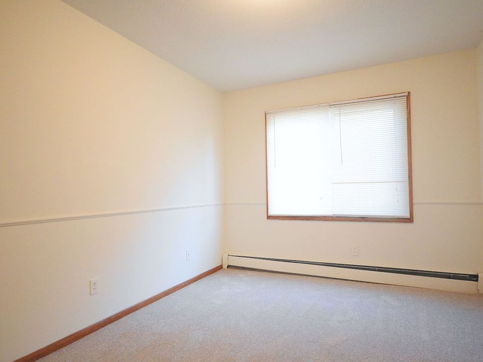 1st image of 2712 Pillsbury Ave S APT 204
