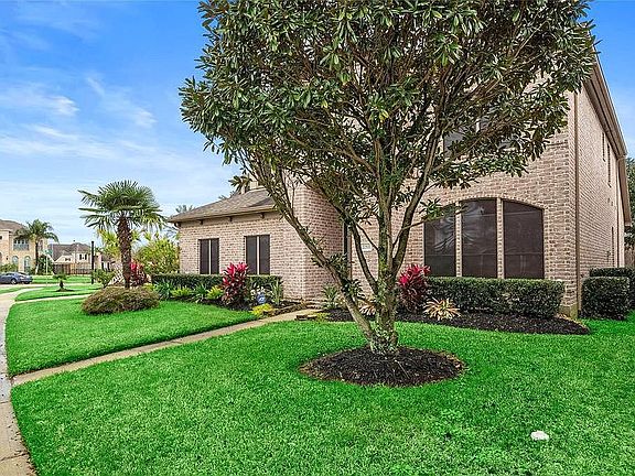 2nd image of 2253 Lake Cove Way