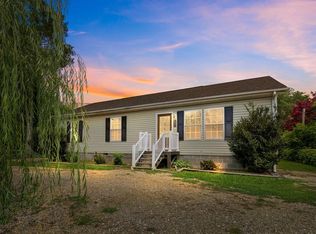 402 E Main St, Wakefield, VA 23888