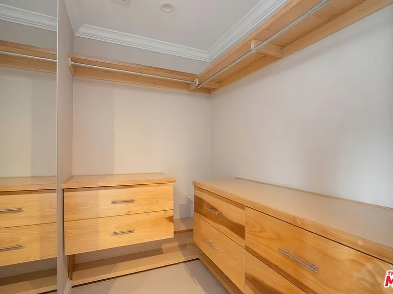 4734 Los Feliz Blvd — Photo 19