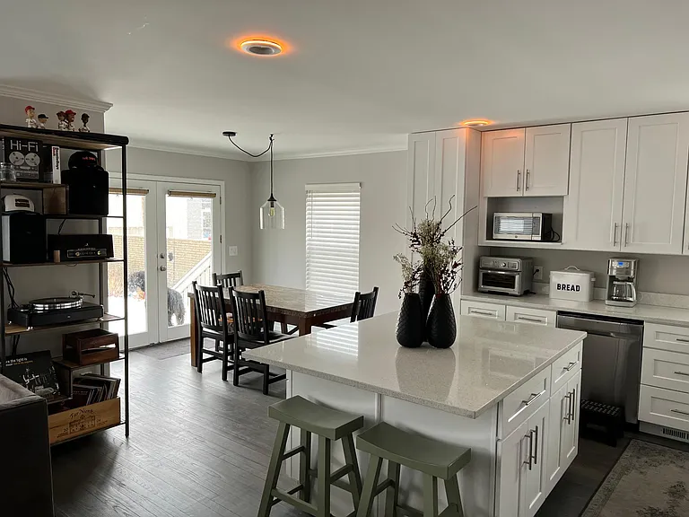 1387 Smith Ave — Photo 8