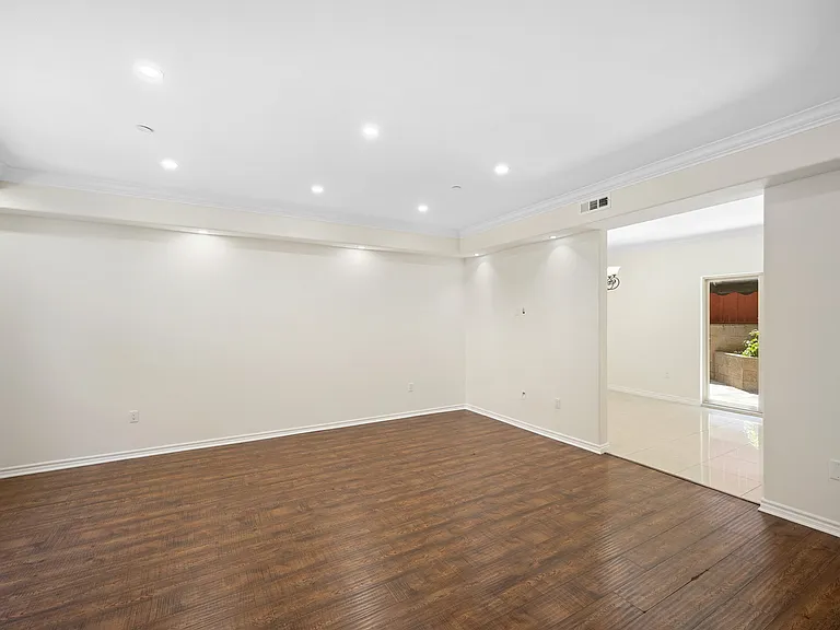 345 W Loraine St #3 — Photo 6