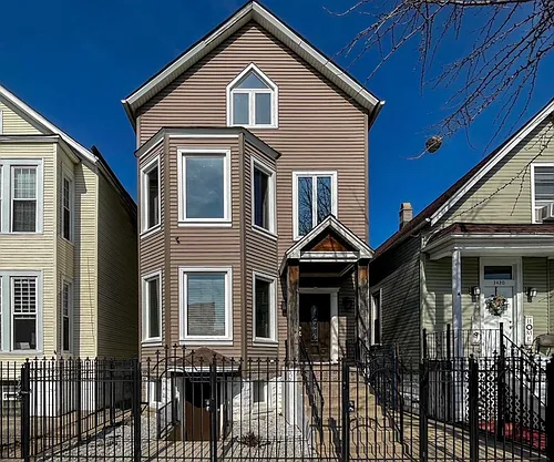 3422 W McLean Ave #2 Photo 1