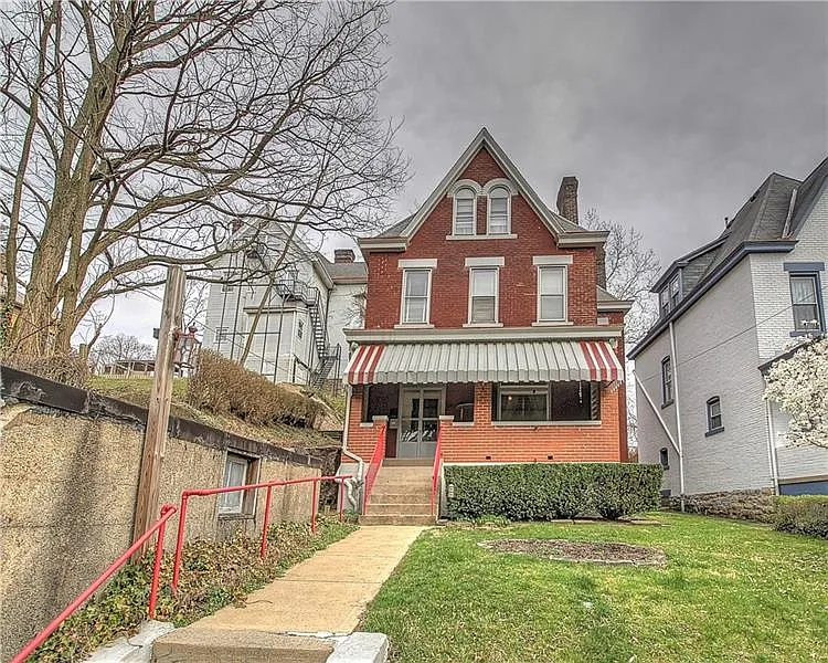 211 Spring Ave photo 1