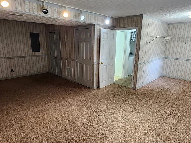 6352 W Donnagail Dr — Photo 16