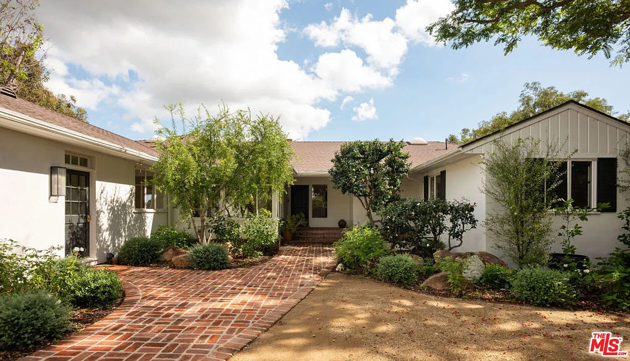 5 bed, 4.0 bath, 3751 sqft, $17,995 — Photo 4