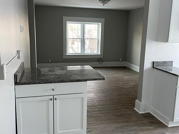 3rd image of 1300 Hertel Ave #10