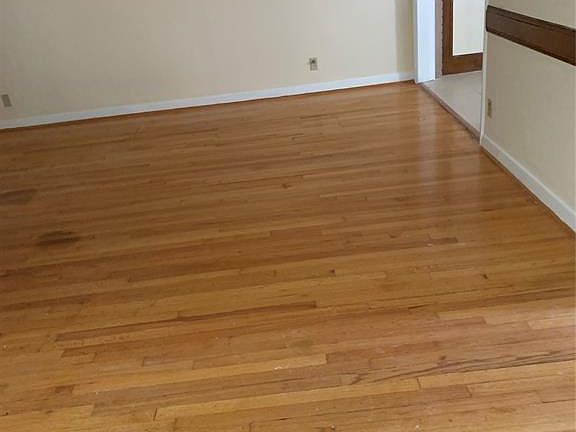 3rd image of 4017 Glenshire Dr
