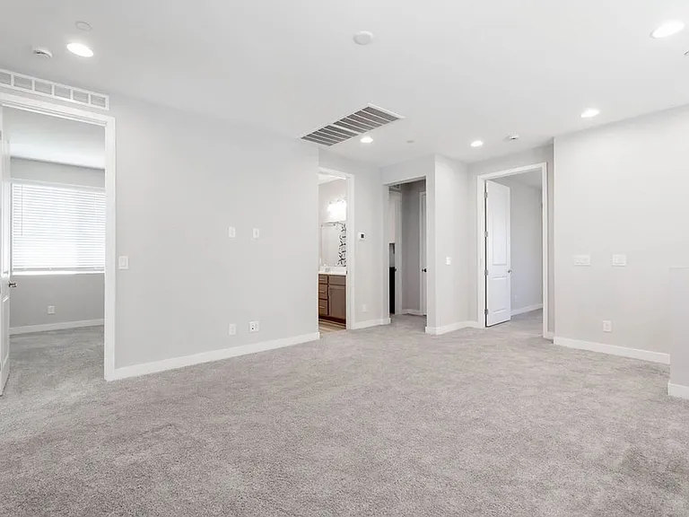 10620 Carnes Ave — Photo 10
