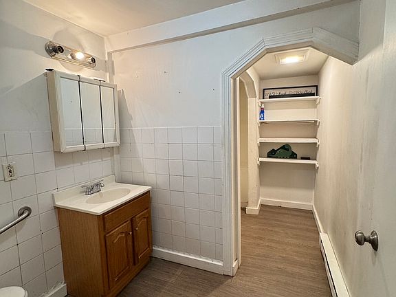 4th image of 299 Water St Floor 1