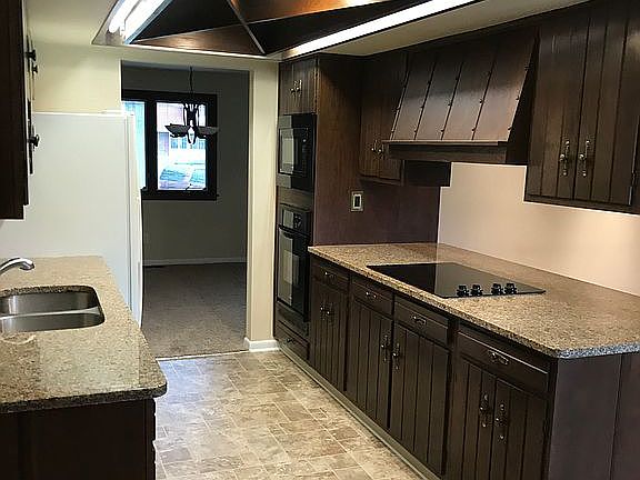 4th image of 5574 Brookbank Pl
