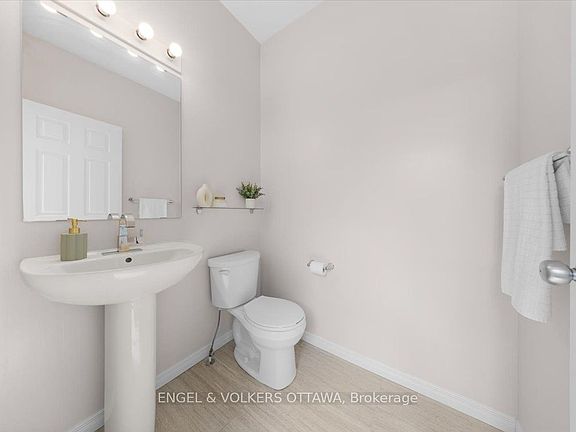 5th image of 429 Sweetflag St