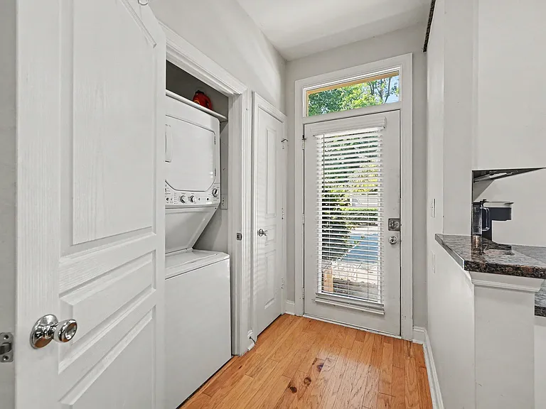 1027 Park West Dr — Photo 15