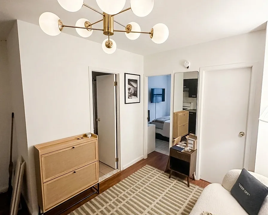 100 Clinton St #2