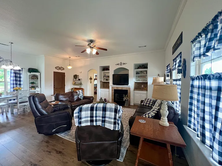 800 Sienna Dr — Photo 10