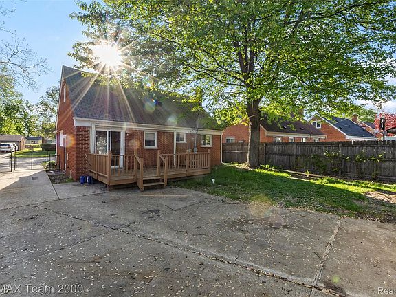 5th image of 7919 Harding St