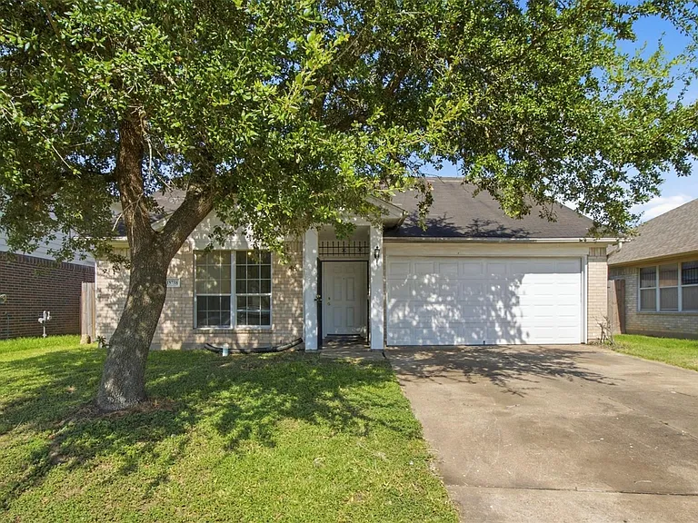 15738 Boonridge Rd — Photo 2