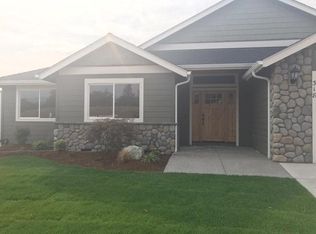 318 SW Roosevelt Way, Grants Pass, OR 97526