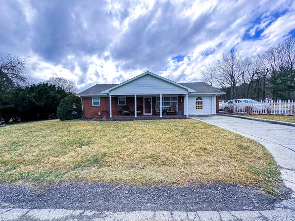 181 Big Mountain Rd, Rupert, WV 25984