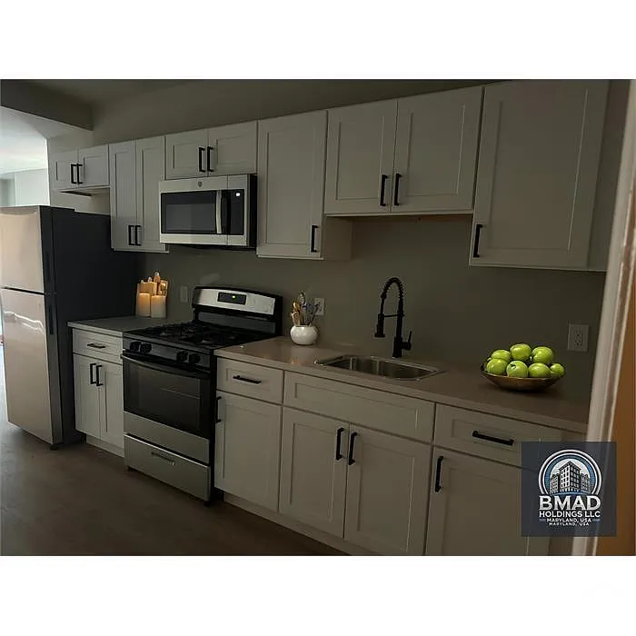 Property Photo - 806 Appleton St