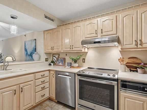 5th image of 7420 Edinborough Way APT 6315