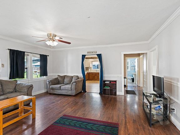 3rd image of 3440 Beach Street