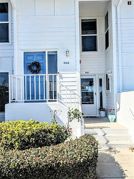 958 Sandpiper Cir #958 — Photo 1