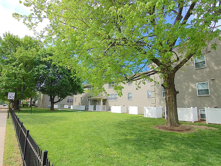 Monon Station Apartments — Photo 16