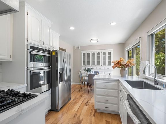4th image of 8158 Park Villa Cir