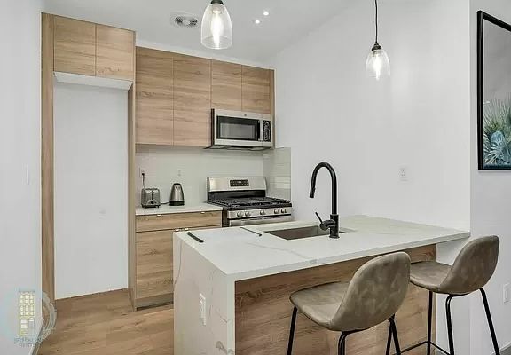5th image of 750 Macdonough St #6B