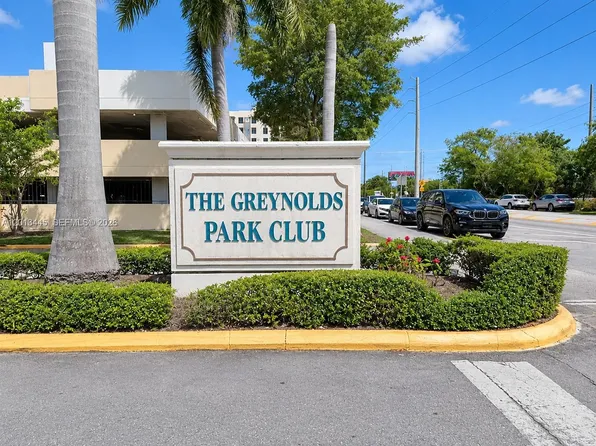 17890 W Dixie Hwy APT 519, North Miami Beach, FL 33160