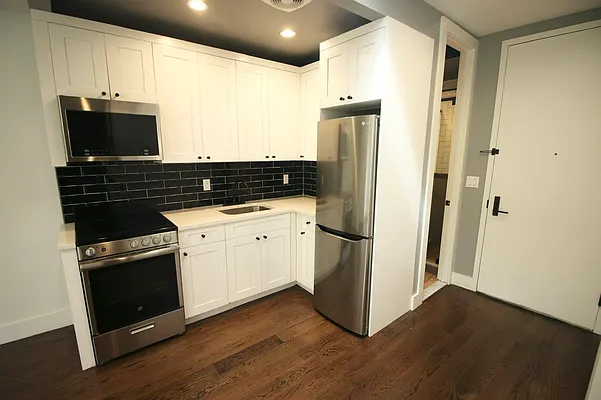 Rented by Delmark Realty LLC | media 41