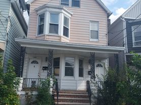 418 Washington Ave, Elizabeth, NJ