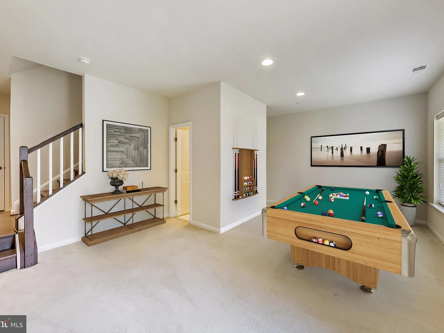 3 bed, 3.5 bath, 2250 sqft, $3,000 — Photo 3