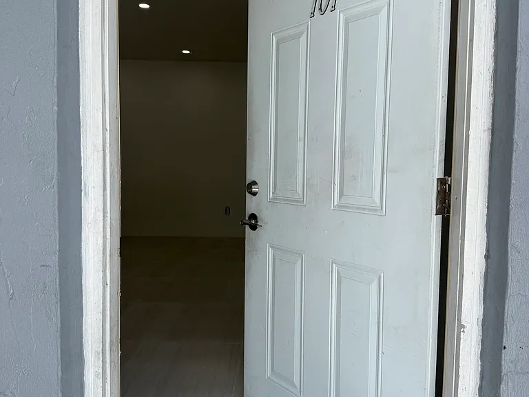 3265 Griffin Rd #101 — Photo 18