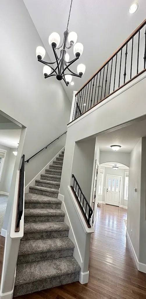 4 bed, 2.5 bath, 2635 sqft, $3,500 — Photo 3