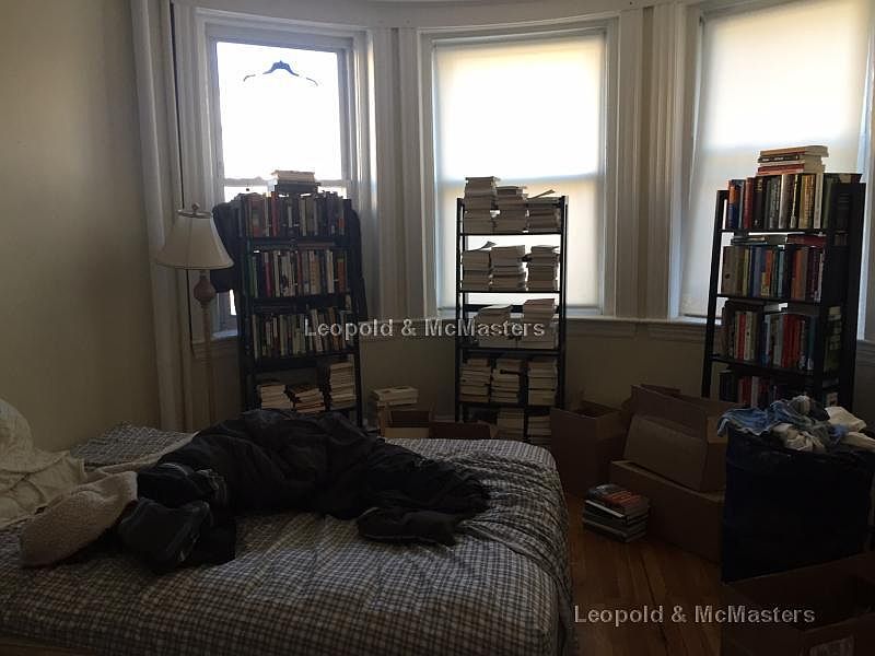 2nd image of 146 Chiswick Rd #1U