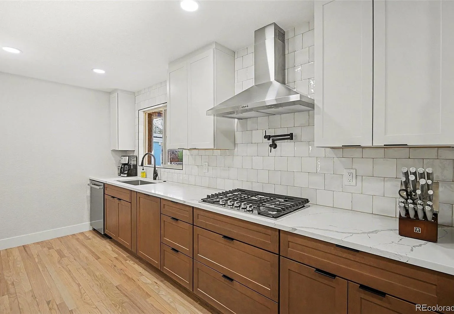 5 bed, 2.0 bath, 2303 sqft, $7,000 — Photo 3