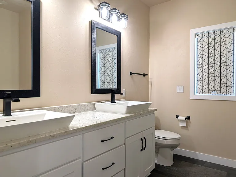 N8739 Connor Cir — Photo 38