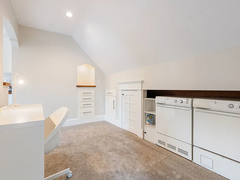314 NE 69th Ave — Photo 9