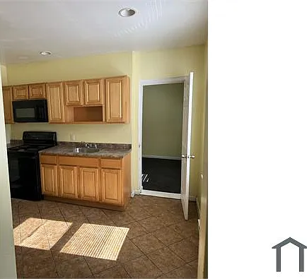2 bed, $1,476 — Photo 2