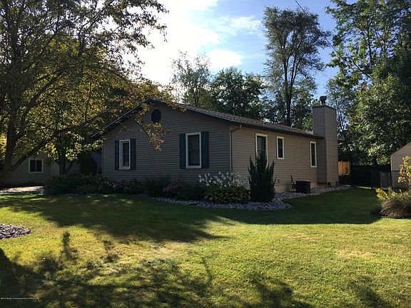 4th image of 400 S Circle Dr