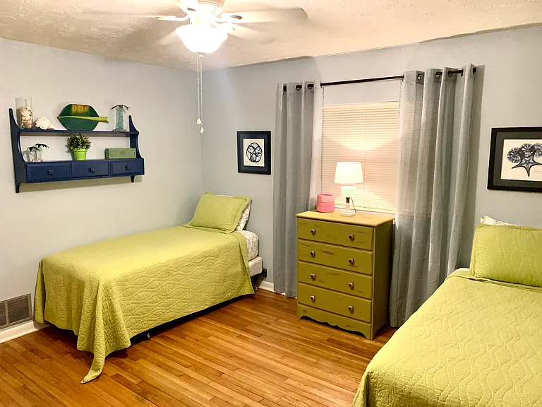 148 Overbrook Dr E — Photo 18