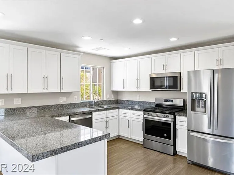 8937 Jennifer Anne Ave — Photo 12