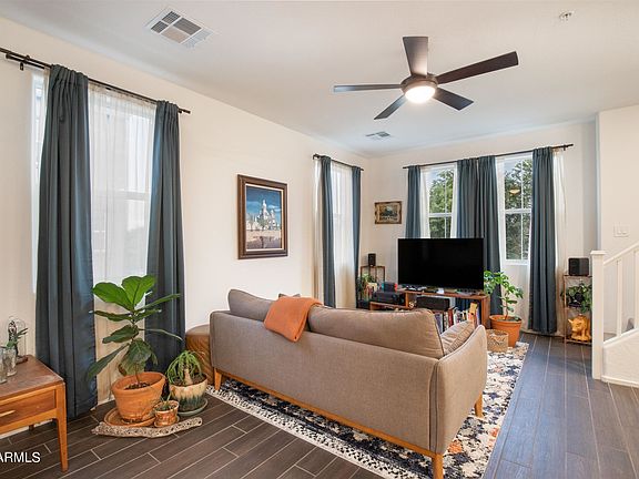 4th image of 2254 E Hidalgo Ave